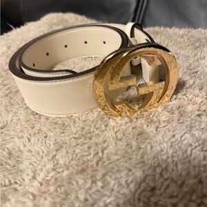 Gucci White and Gold belt